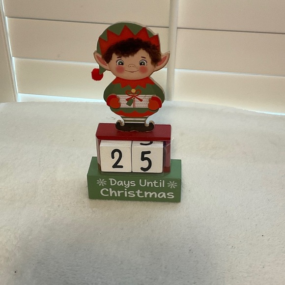 Greenbrier International Other - Charming Elf Christmas Countdown Block